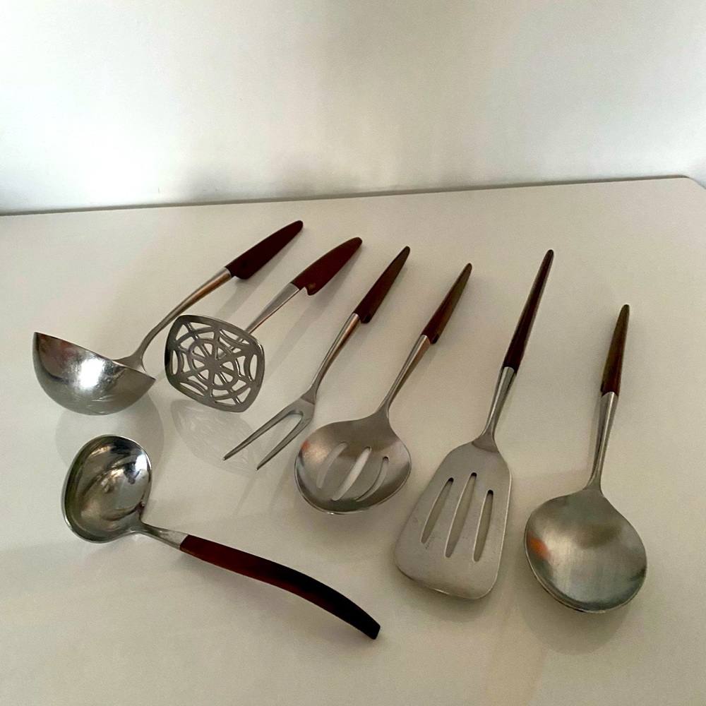 SOLD!! Danish Modern Atomic Ranch Ekco Eterna Canoe Muffin Serving Utensils